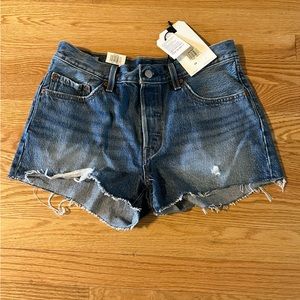 Levi’s 501 Mid Rise Short Size 28 NWT